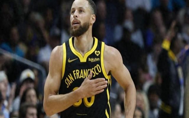 勇士复出首战，复出首战轰40分状态火爆，独行侠成为焦点！