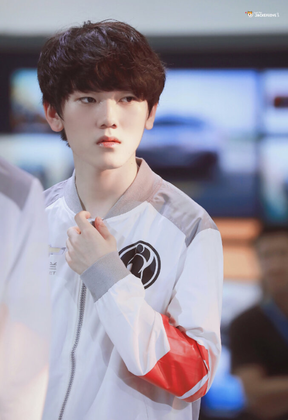 表现优异引发热议!,JackeyLove在阿森纳比赛中最后时刻胜出赢得满堂喝彩的简单介绍 表现优异引发热议!,JackeyLove在阿森纳比赛中最后时刻胜出赢得满堂喝彩的简单介绍