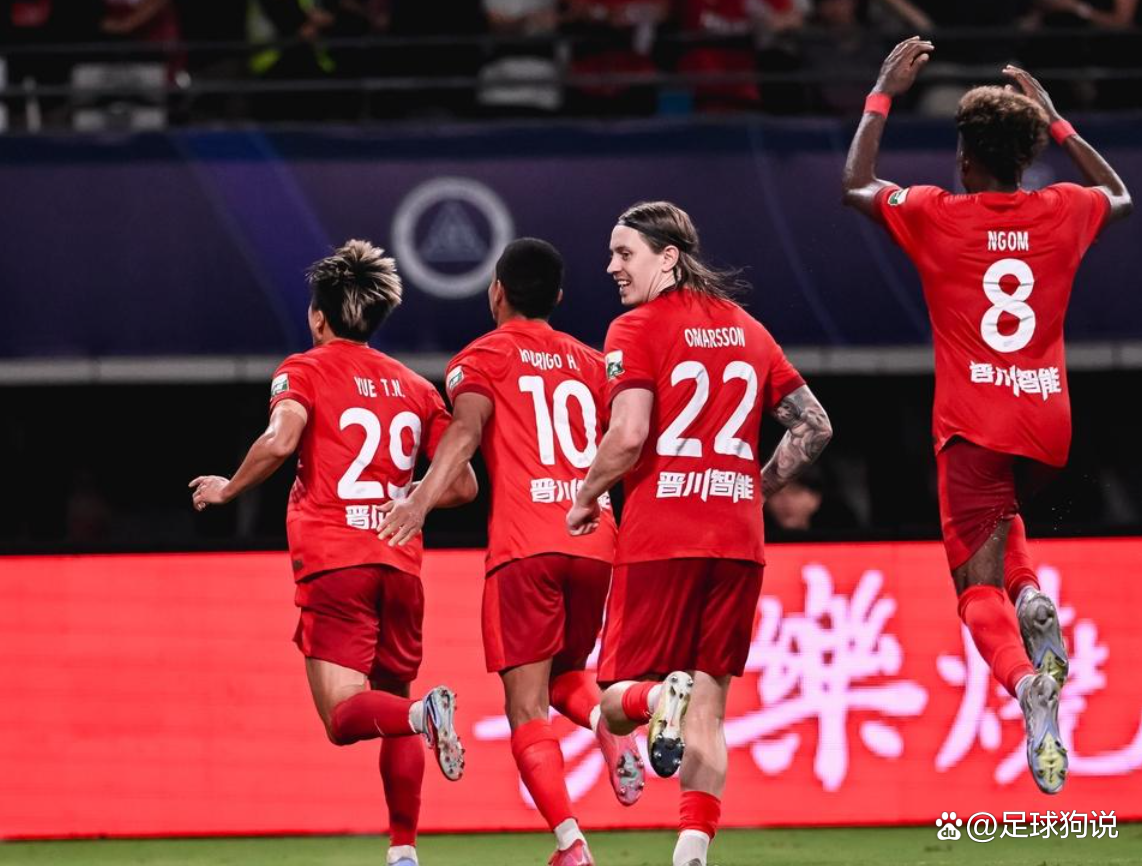 包含西甲最新形势：山东泰山高居榜首，那不勒斯强势追赶，冠军归属成迷的词条